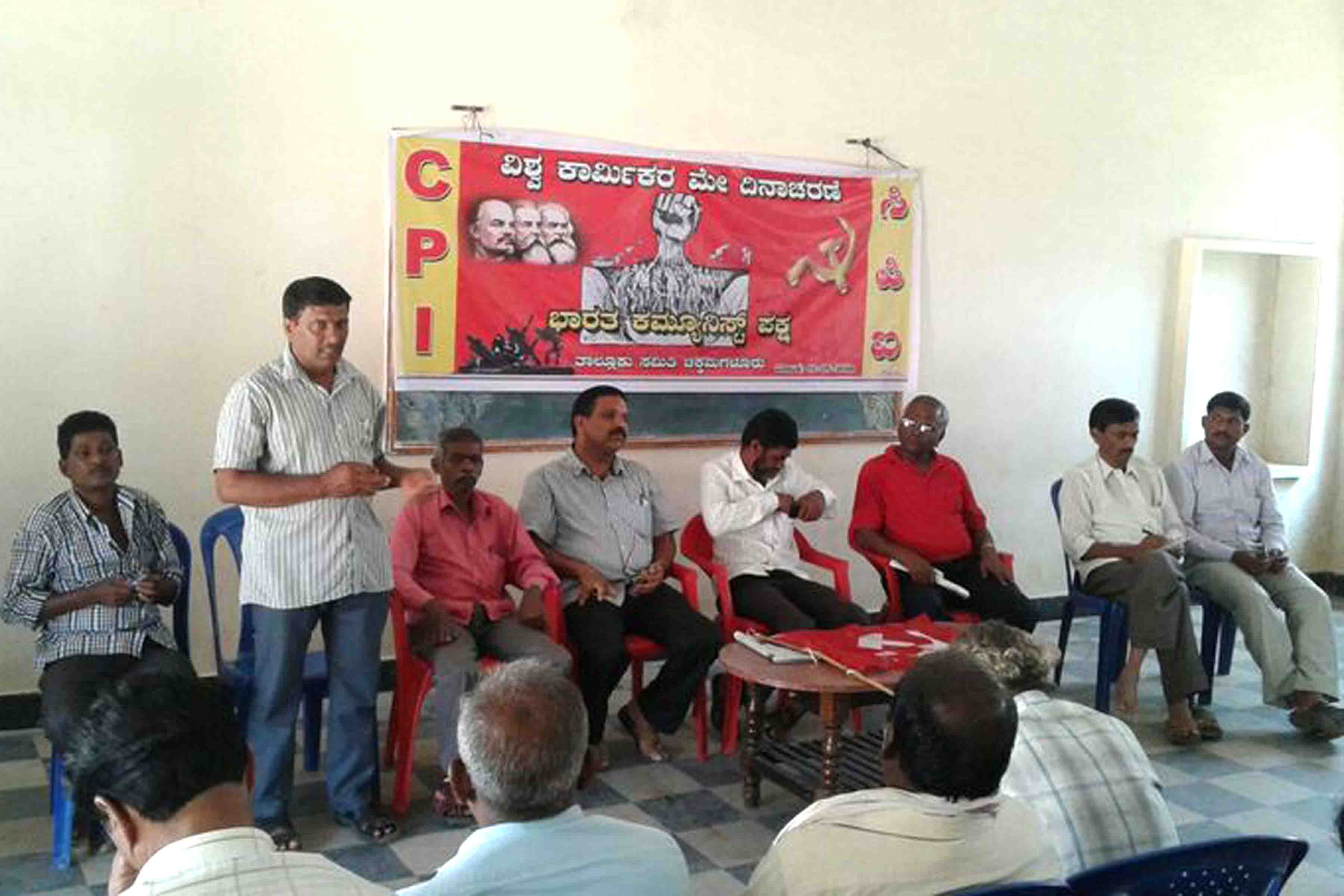 ‘ಕಾರ್ಮಿಕರ ಸಂಕಷ್ಟ ಪರಿಹಾರಕ್ಕೆ ಸಂಘಟಿತ ಹೋರಾಟವೇ ದಾರಿ:  ಸಿಪಿಐ ಮುಖಂಡ ಬಿ.ಅಮ್ಜದ್